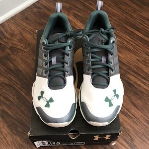 Under Armour Sneakers